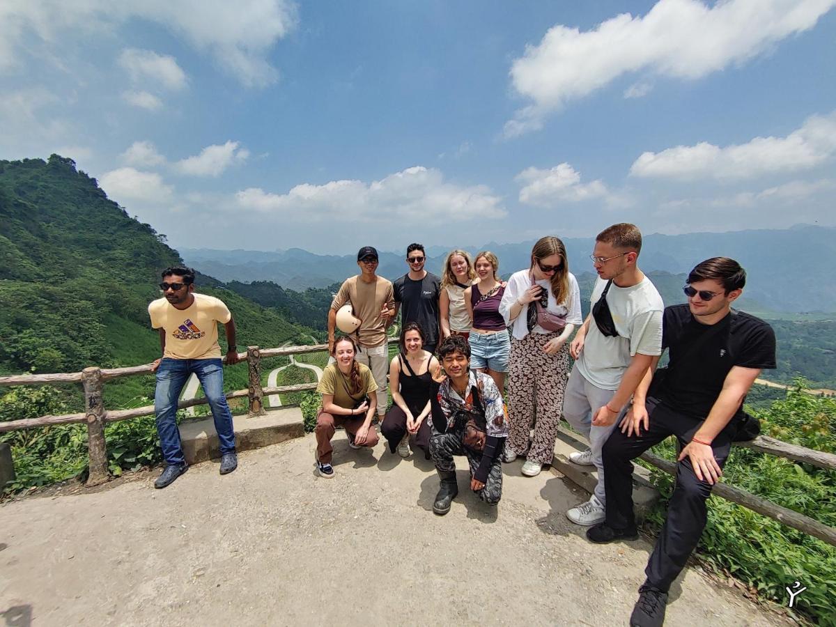 Ha Giang Lotus Hostel Motorbikes Tours المظهر الخارجي الصورة