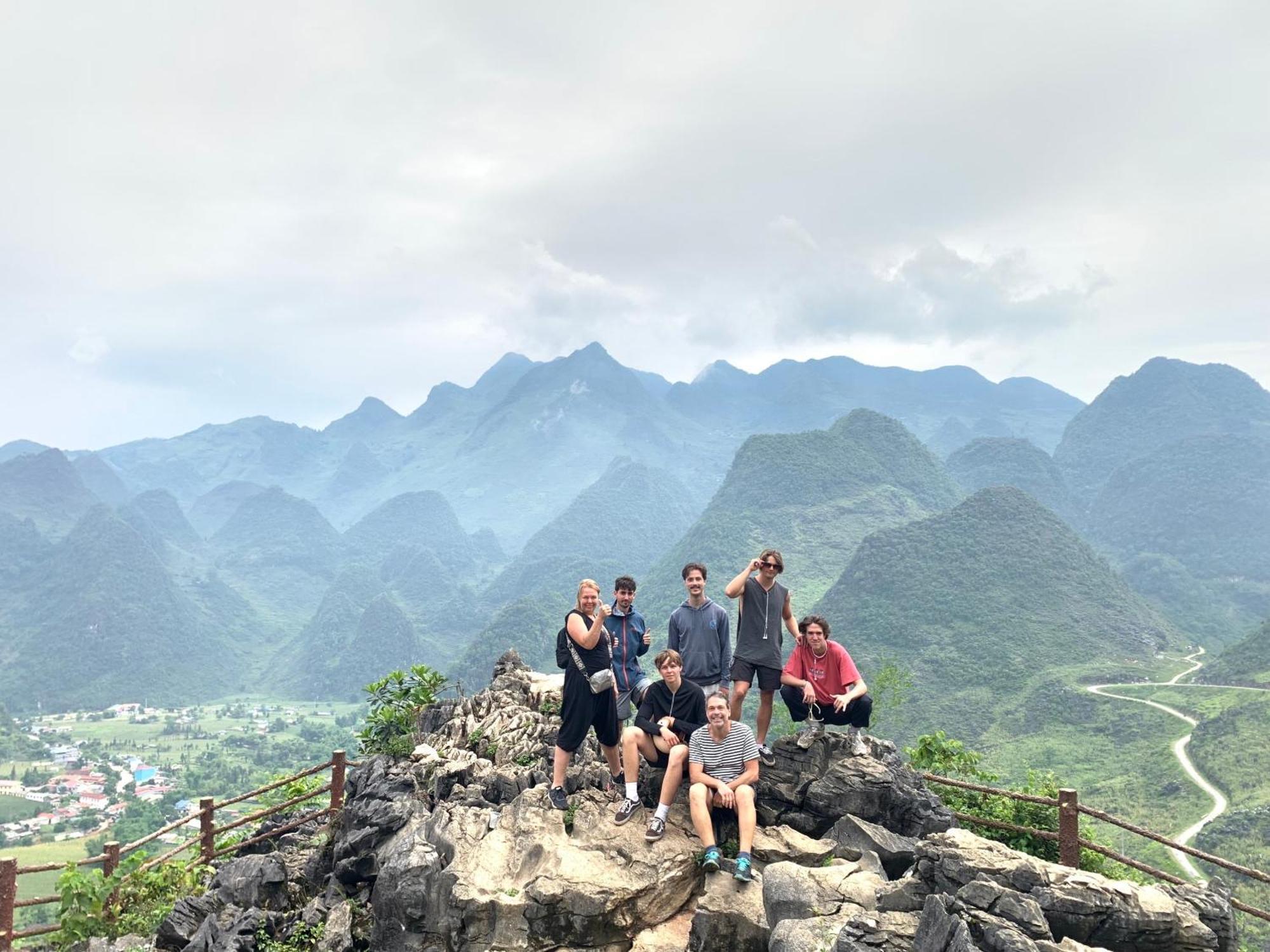 Ha Giang Lotus Hostel Motorbikes Tours المظهر الخارجي الصورة