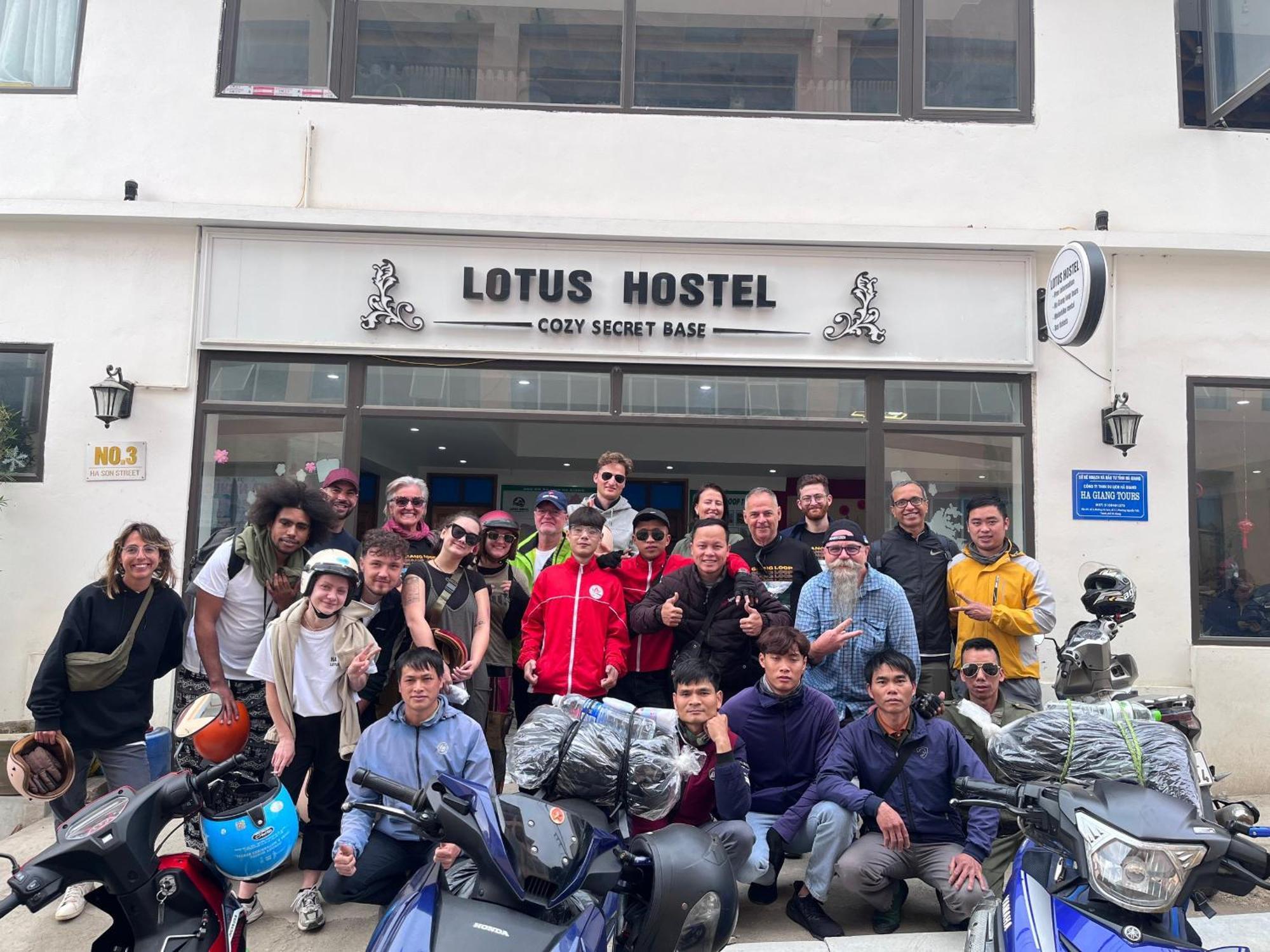 Ha Giang Lotus Hostel Motorbikes Tours المظهر الخارجي الصورة